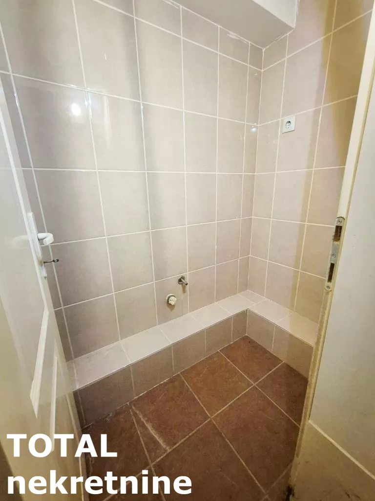 Lokal,NOVI SAD,CENTAR,kv: 25.00, € 38000, ID: 8089766 11