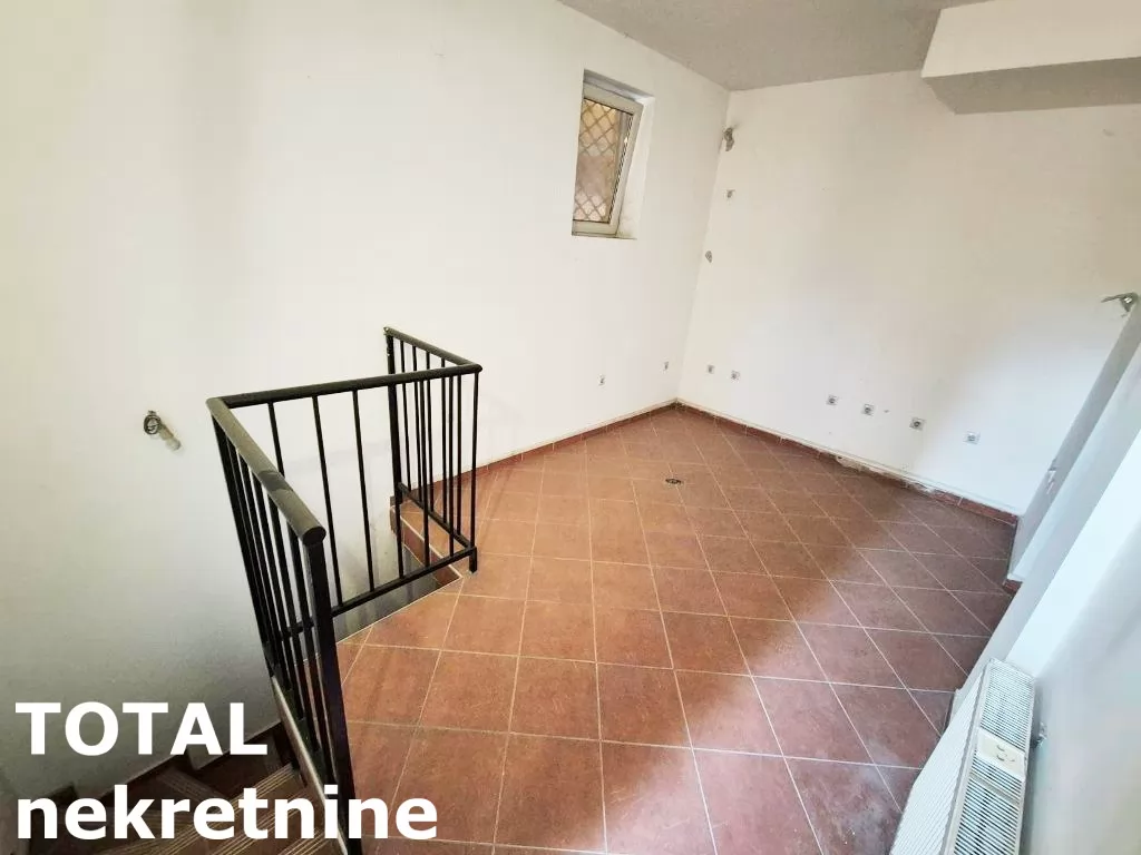 Lokal,NOVI SAD,CENTAR,kv: 25.00, € 38000, ID: 8089766 2