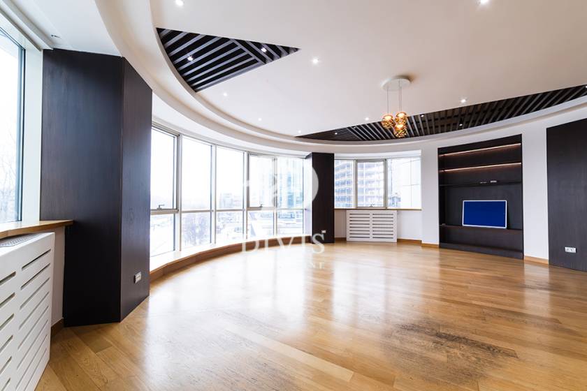 Luksuzan 5 0 stan kod Sava centra  195m2  garaža 1