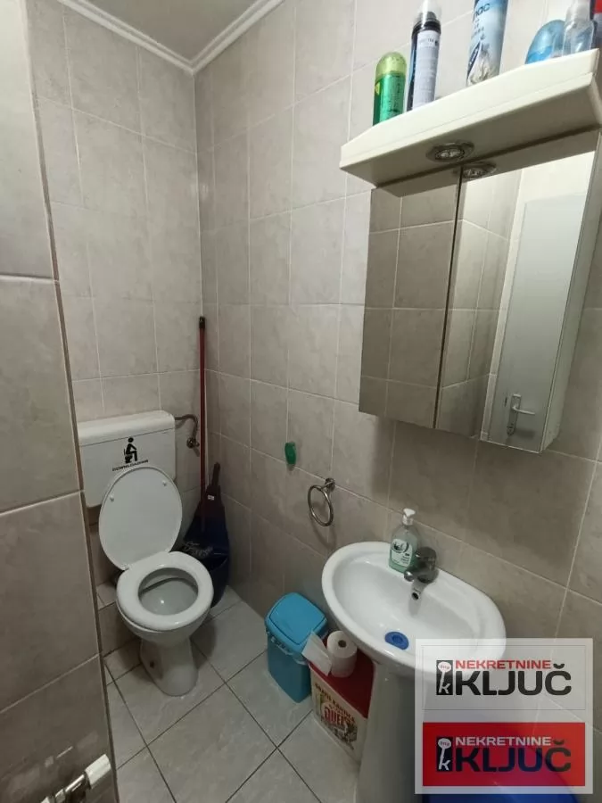 SOMBORSKI BULEVAR, 26m2, Garsonjera sa kuhinjom i plakarima 5