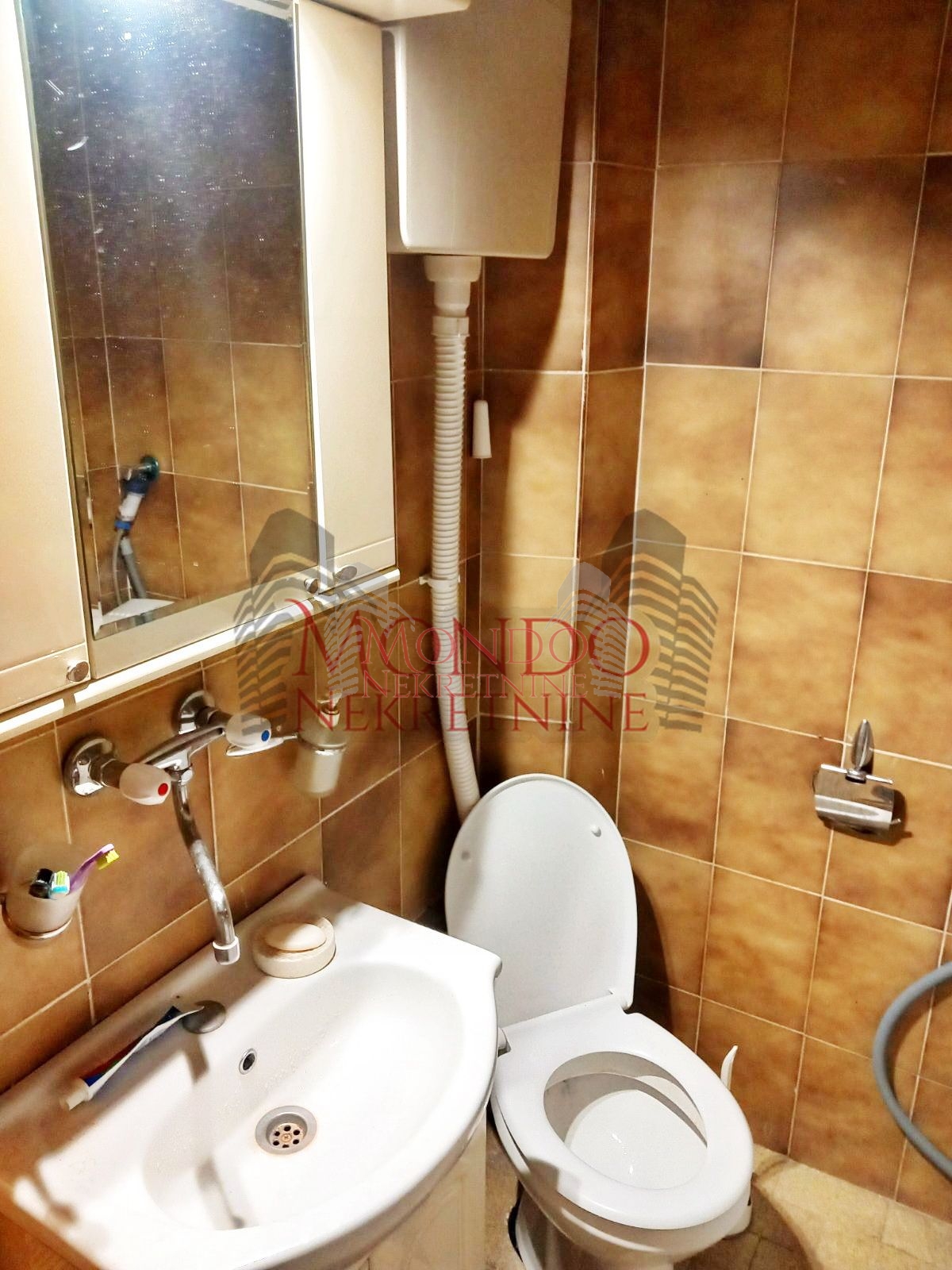 Dvosoban stan na Margeru 11