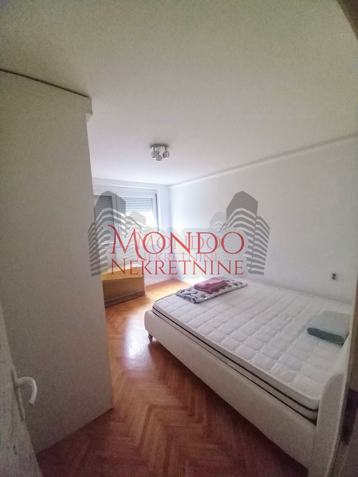 Dvosoban stan na Margeru 8