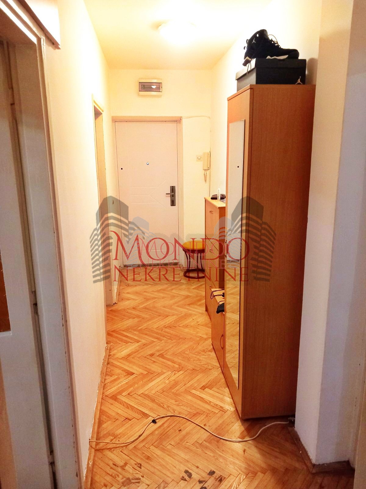 Dvosoban stan na Margeru 14