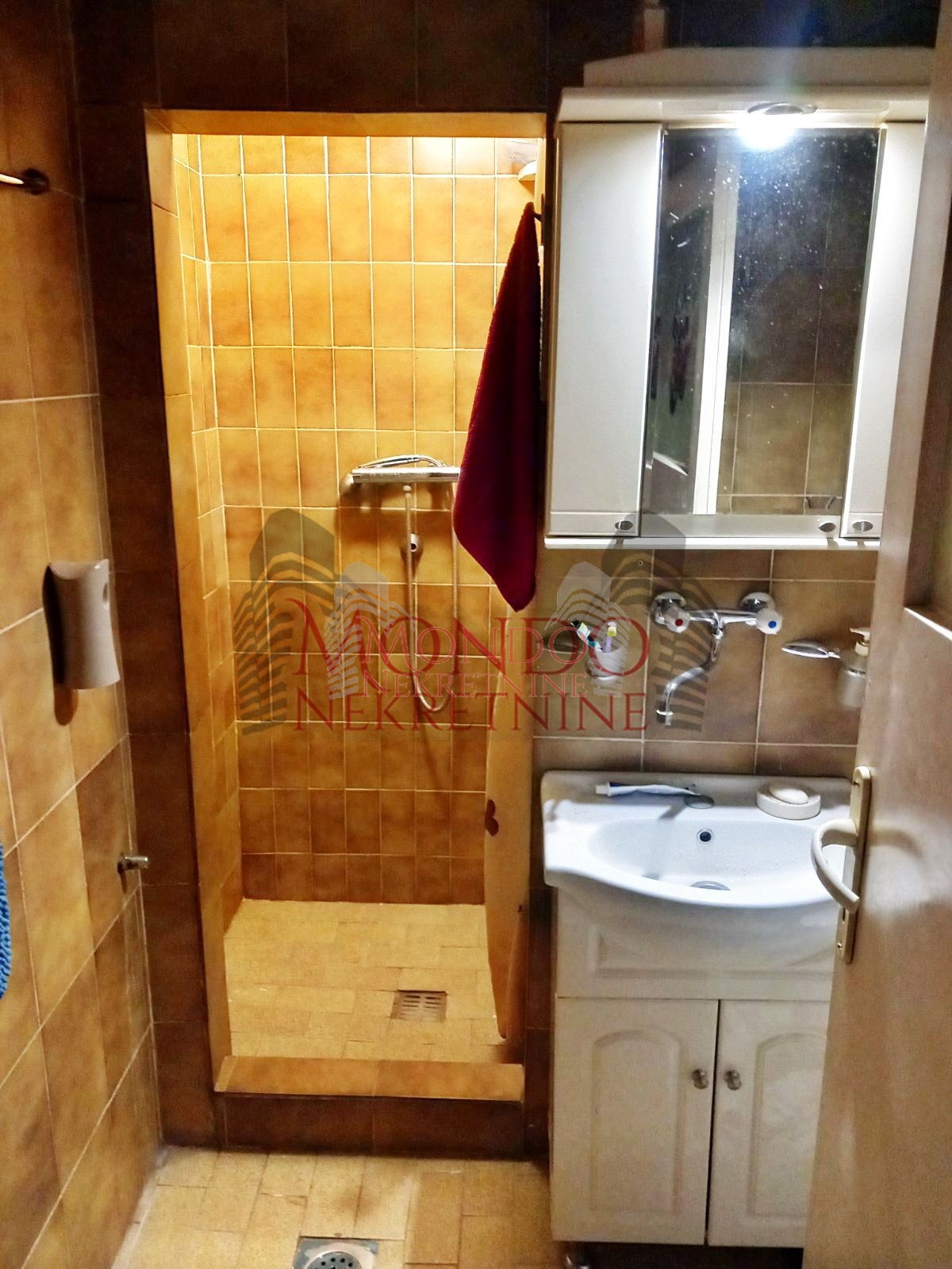 Dvosoban stan na Margeru 10