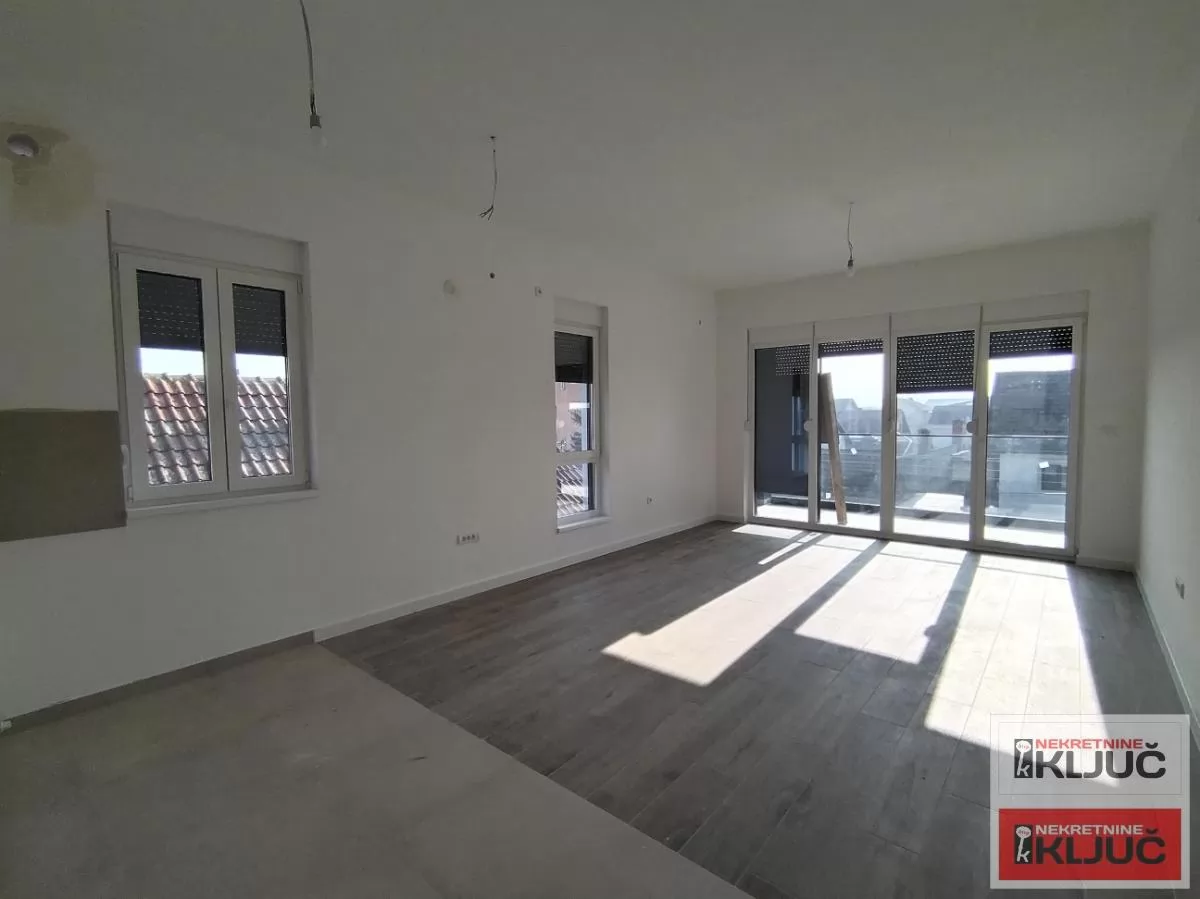 TELEP, 72m2 +2 krovne terase sa pogledom na ceo grad i Frusku Goru, Trosoban sa pdv, Penthouse 1