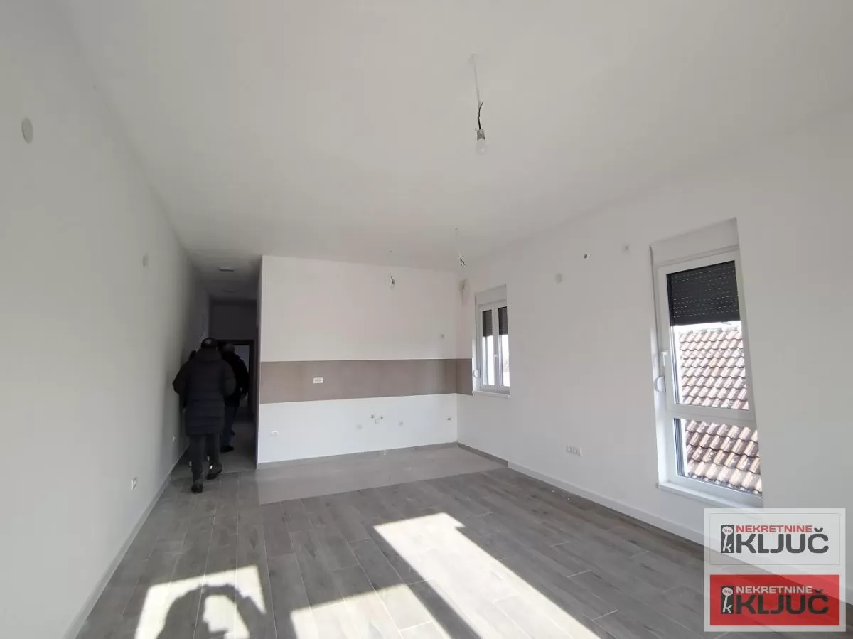 TELEP, 72m2 +2 krovne terase sa pogledom na ceo grad i Frusku Goru, Trosoban sa pdv, Penthouse 2