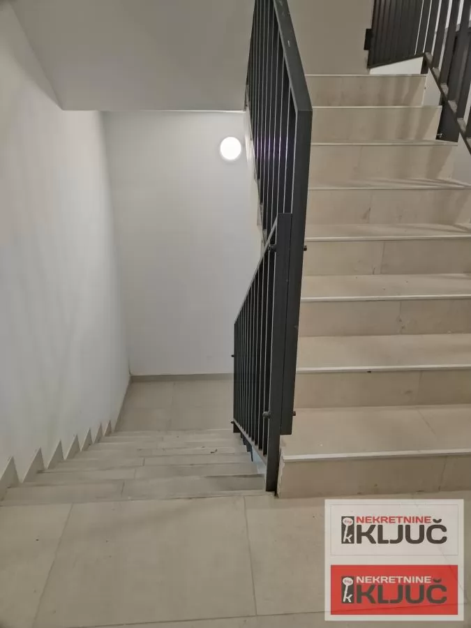 TELEP, 72m2 +2 krovne terase sa pogledom na ceo grad i Frusku Goru, Trosoban sa pdv, Penthouse 4
