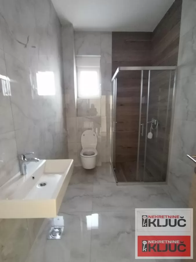 TELEP, 72m2 +2 krovne terase sa pogledom na ceo grad i Frusku Goru, Trosoban sa pdv, Penthouse 6