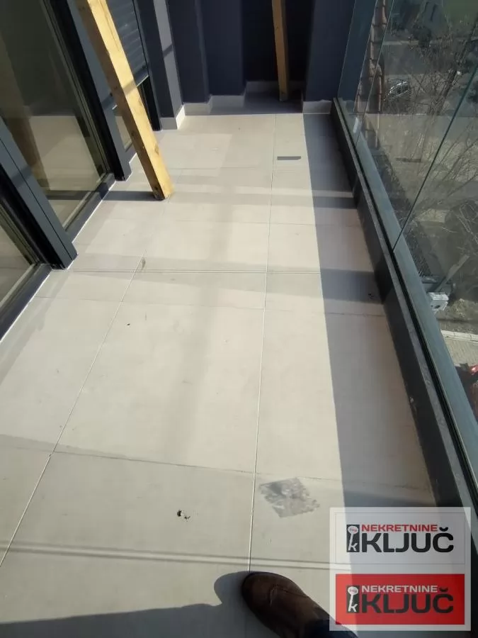 TELEP, 72m2 +2 krovne terase sa pogledom na ceo grad i Frusku Goru, Trosoban sa pdv, Penthouse 8