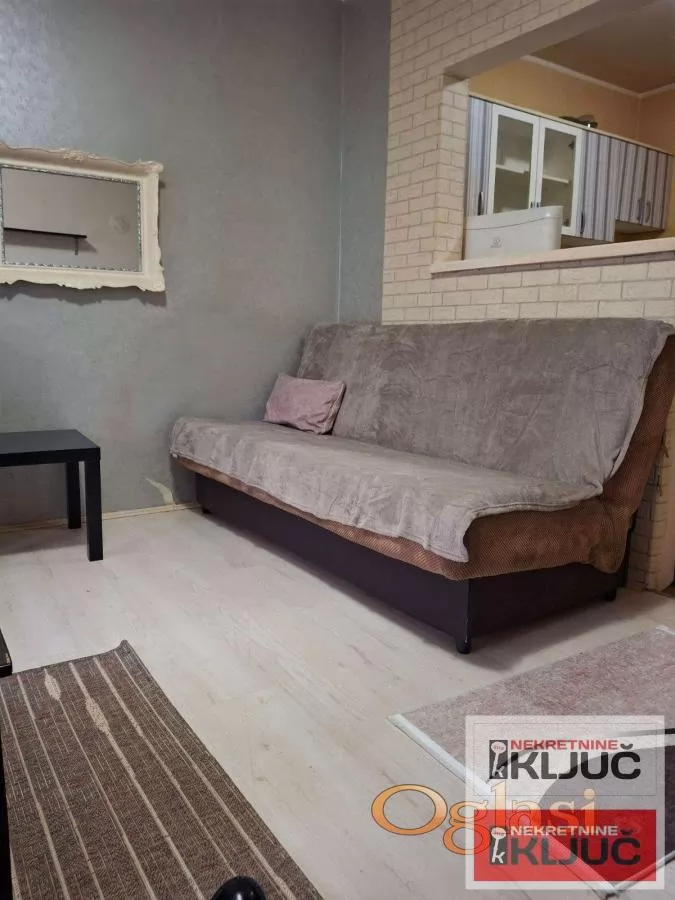 Dobar Jednosoban stan u blizini Sajma 1