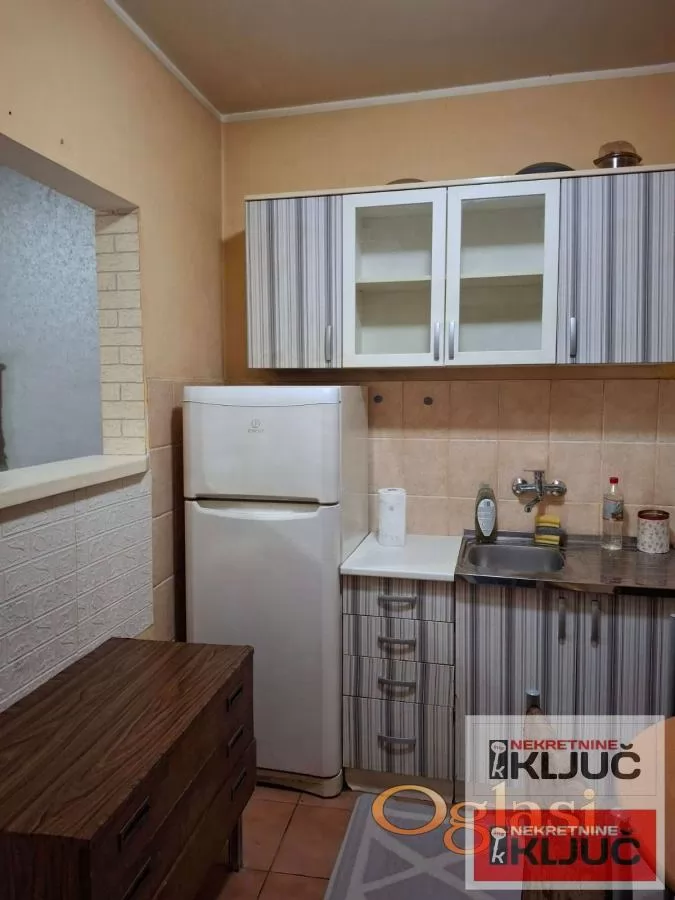 Dobar Jednosoban stan u blizini Sajma 5