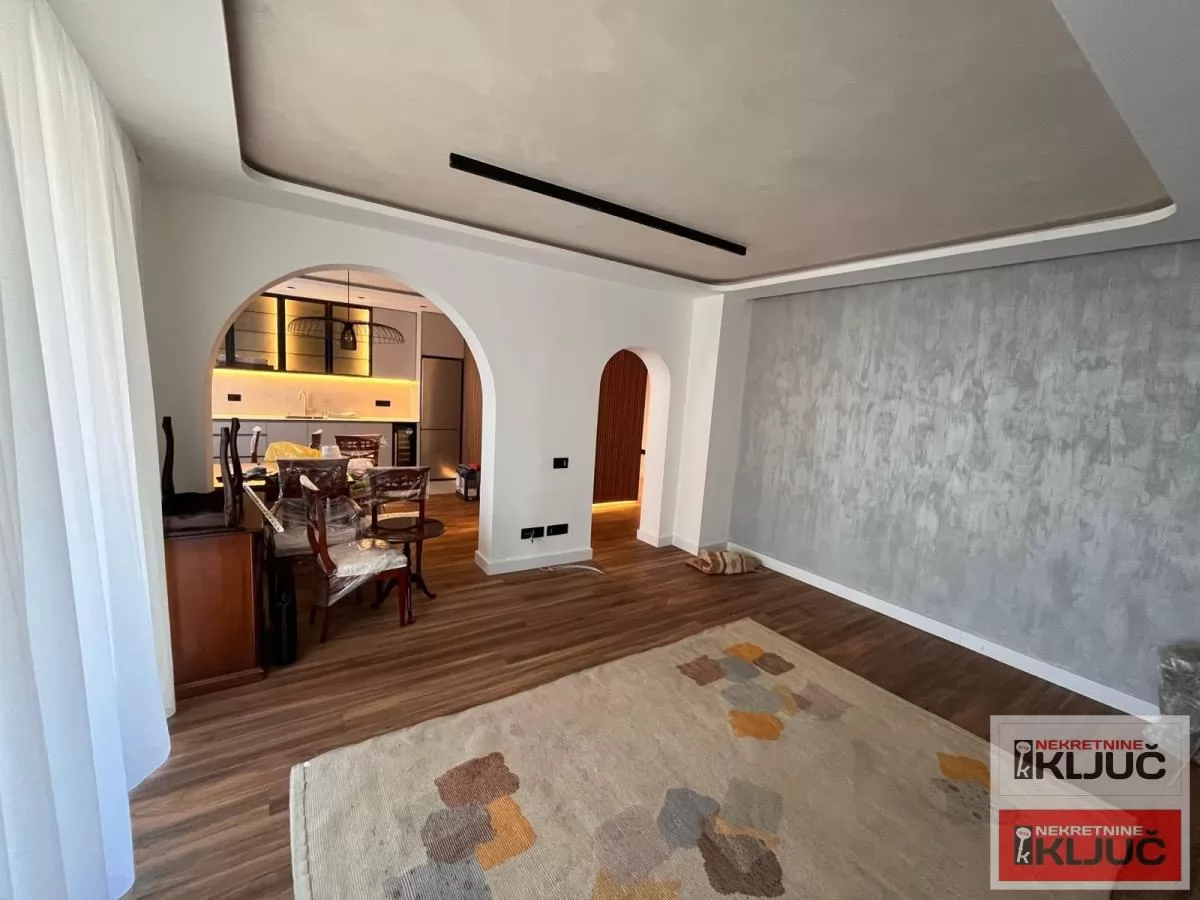 KOD SPENSA, 119m2, Četvorosoban, Renoviran 1