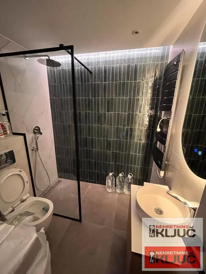 KOD SPENSA, 119m2, Četvorosoban, Renoviran 10