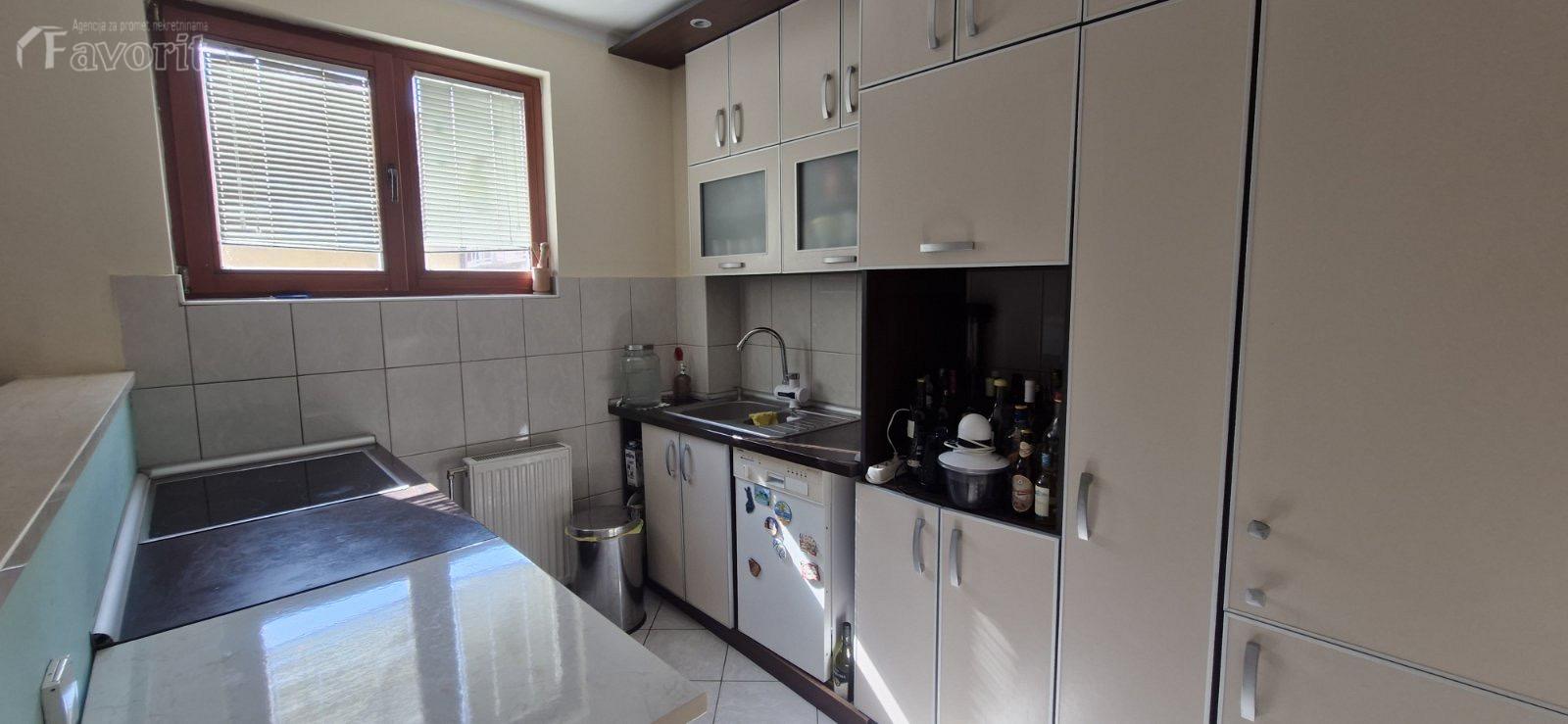 MALI MOKRI LUG, MAGE MAGAZINOVIC, 54m2 5