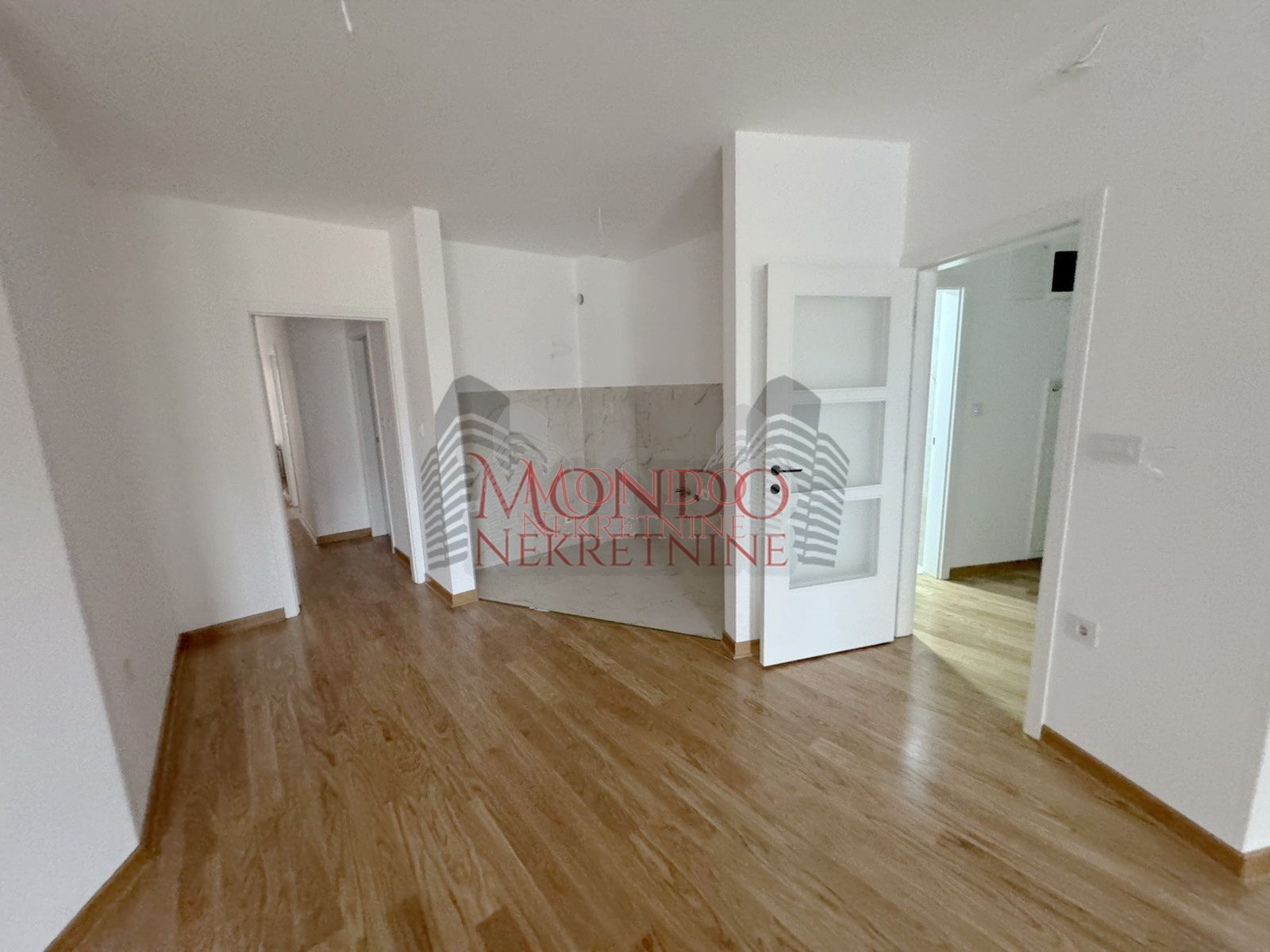 Cetvorosoban nov stan u centru grada kod Doma zdravlja 5