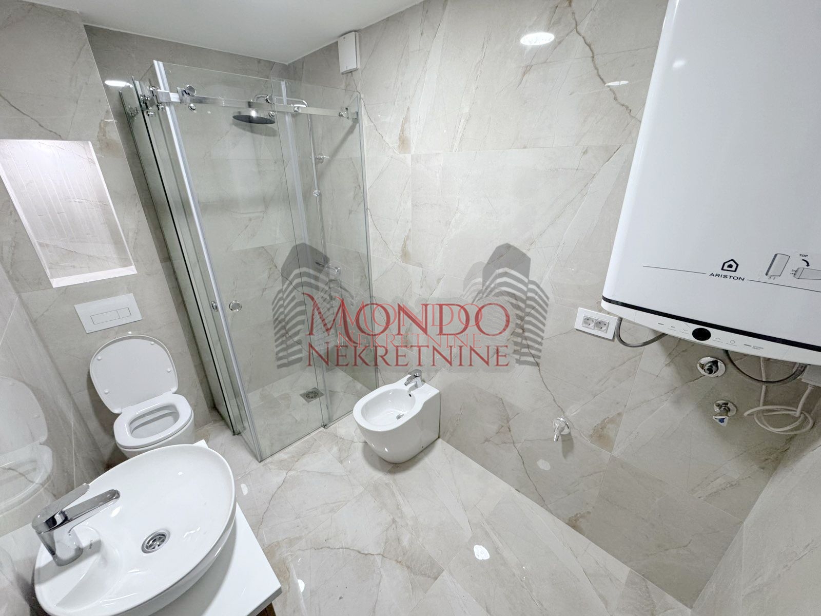 Cetvorosoban nov stan u centru grada kod Doma zdravlja 14