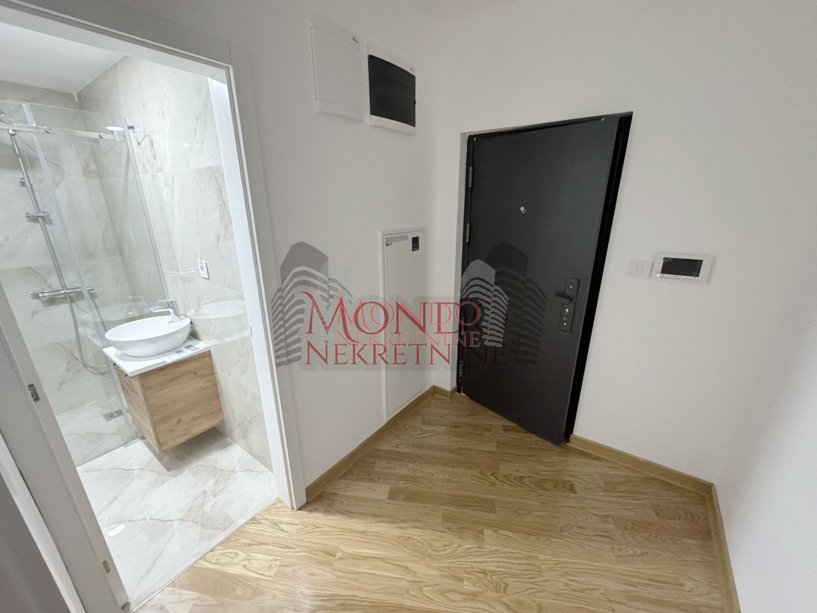 Cetvorosoban nov stan u centru grada kod Doma zdravlja 12