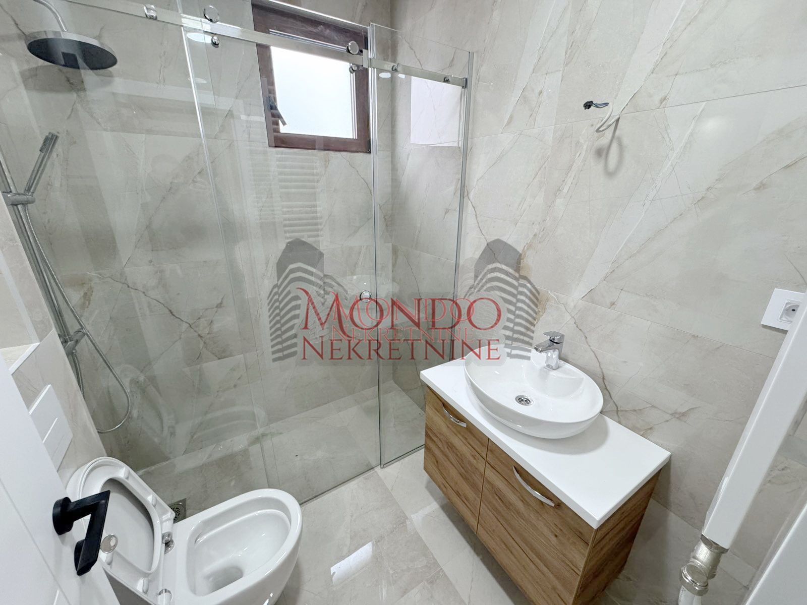 Cetvorosoban nov stan u centru grada kod Doma zdravlja 12