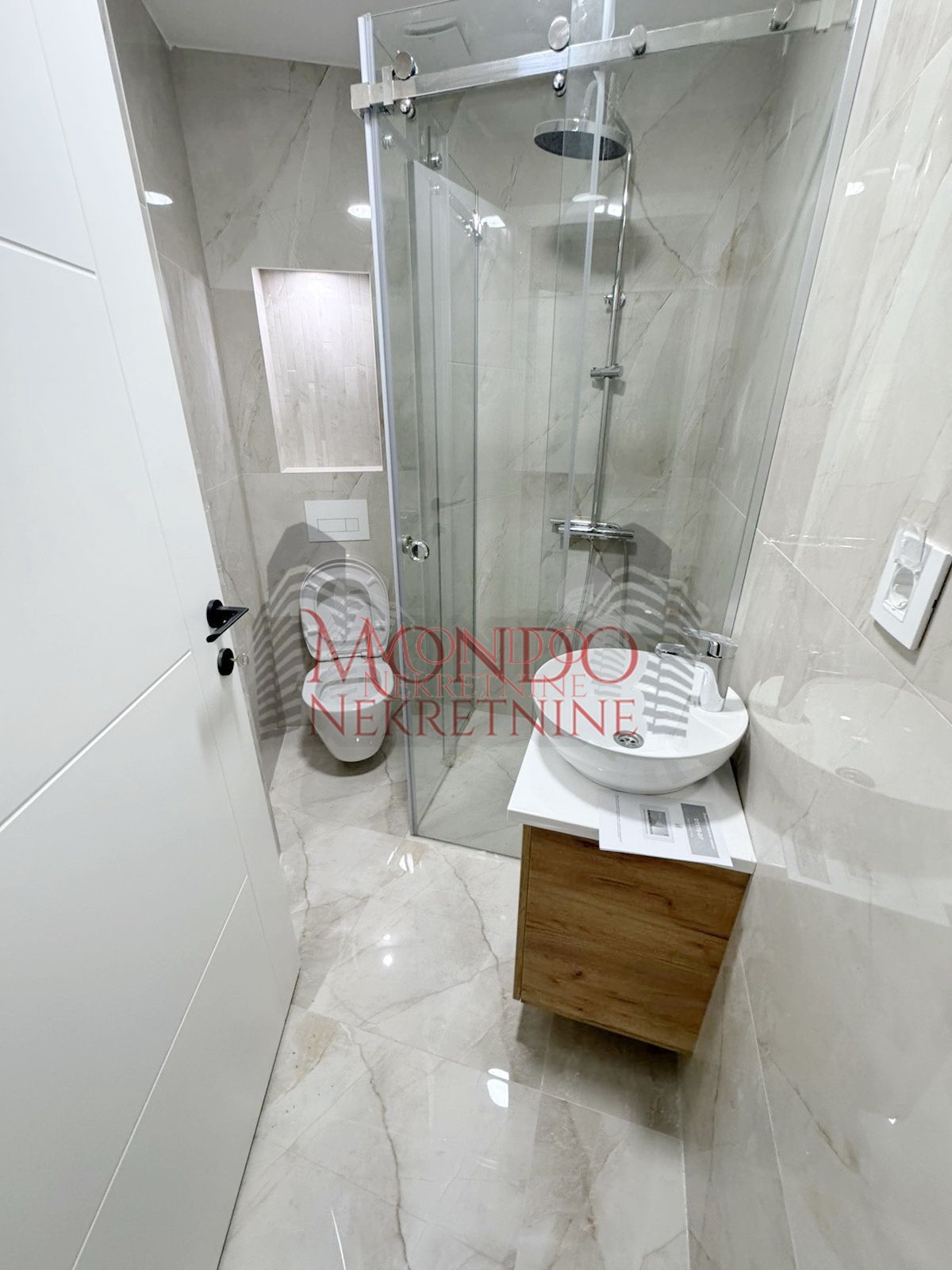 Cetvorosoban nov stan u centru grada kod Doma zdravlja 13