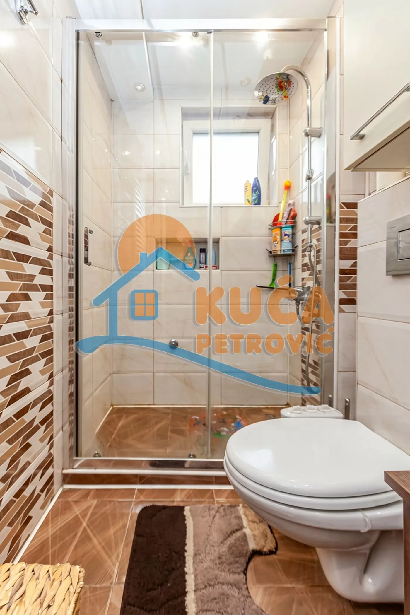 Trosoban stan, 67 m2, Centar, Vardarska ID: p-015641 15