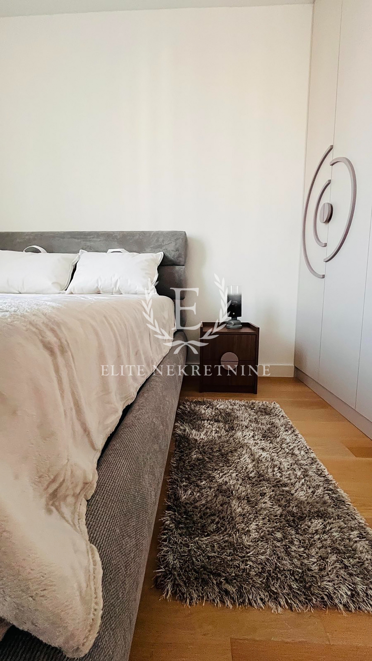 Prvo izdavanje Trosoban lux stan u Beogradu na vodi  garaza 5