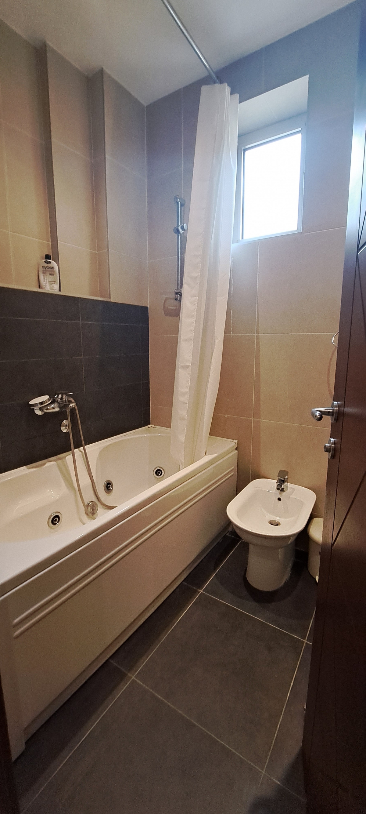 Izdavanje Trosoban stan u novogradnji kod Hrama svetog Save 5