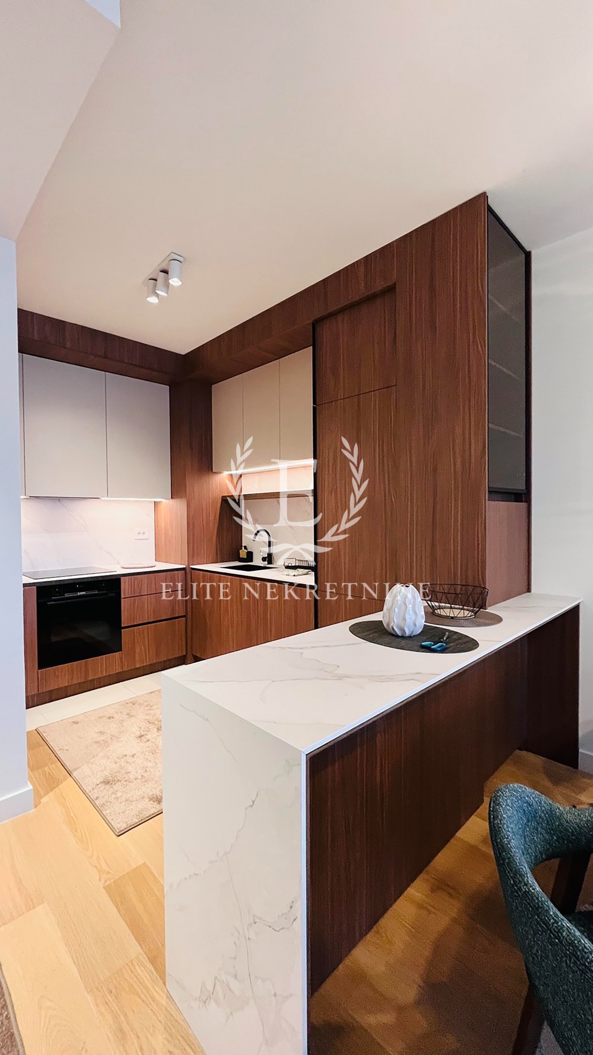 Prvo izdavanje Trosoban lux stan u Beogradu na vodi  garaza 8