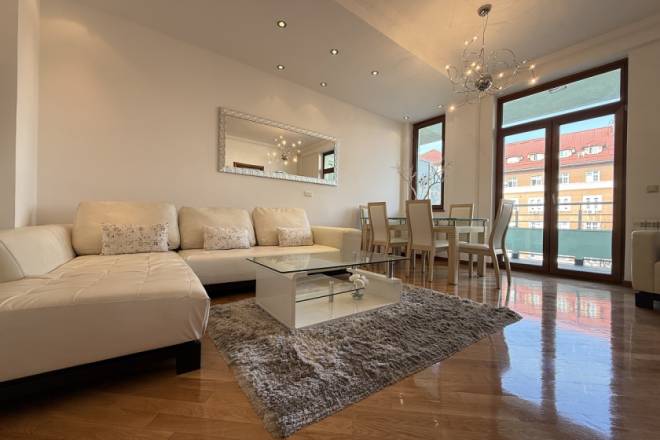 Moderan 2 0 stan kod Hrama  Vračar  62m2  namešten 1