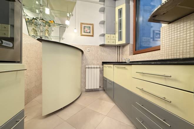 Moderan 2 0 stan kod Hrama  Vračar  62m2  namešten 2