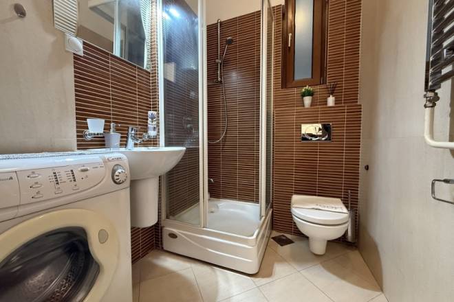 Moderan 2 0 stan kod Hrama  Vračar  62m2  namešten 4