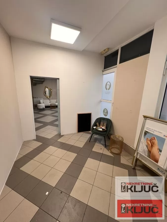 Izdavanje, Poslovni prostor, Novi Sad, Grbavica 16