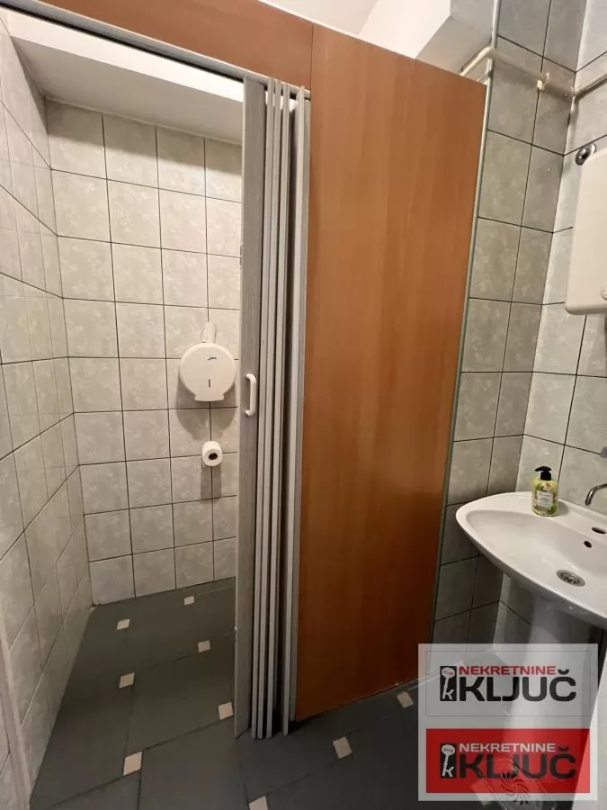 Izdavanje, Poslovni prostor, Novi Sad, Grbavica 19