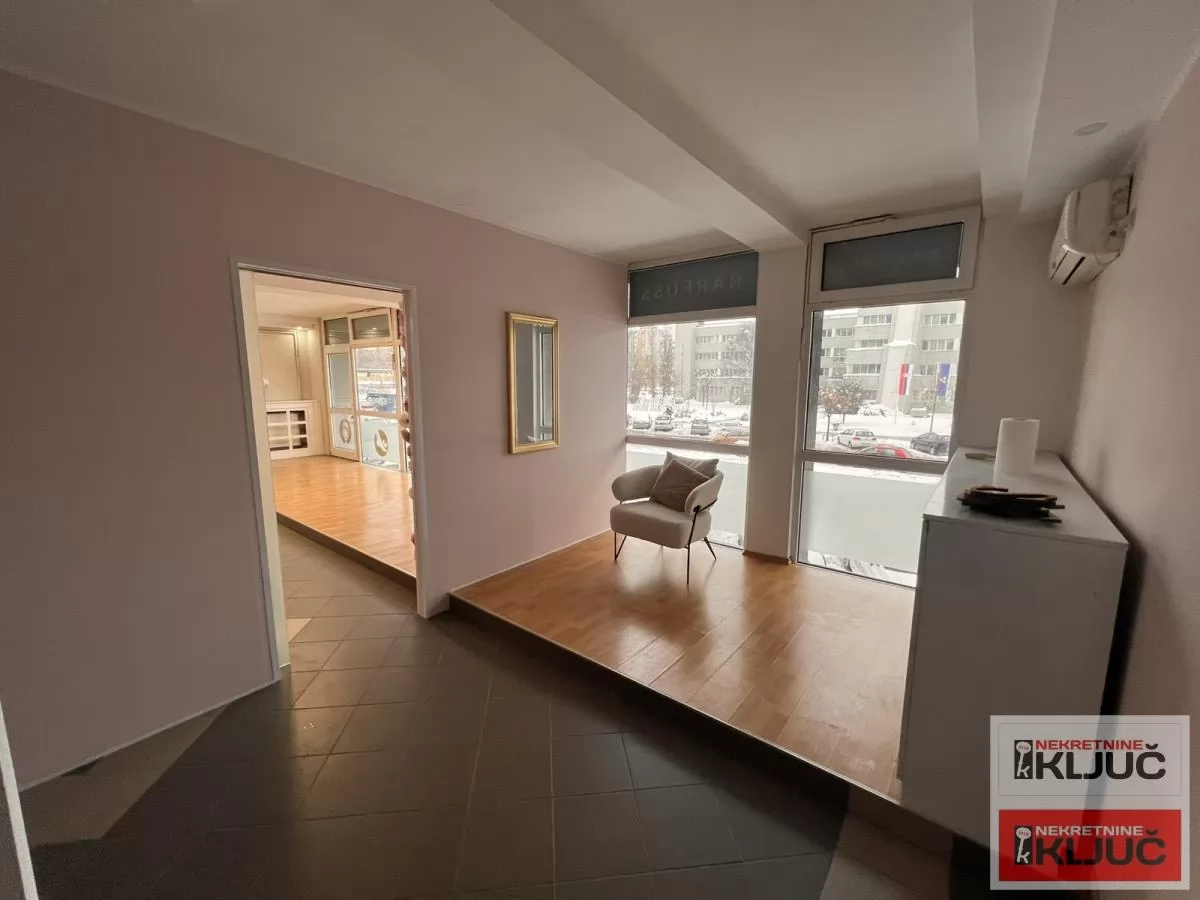 Izdavanje, Poslovni prostor, Novi Sad, Grbavica 20