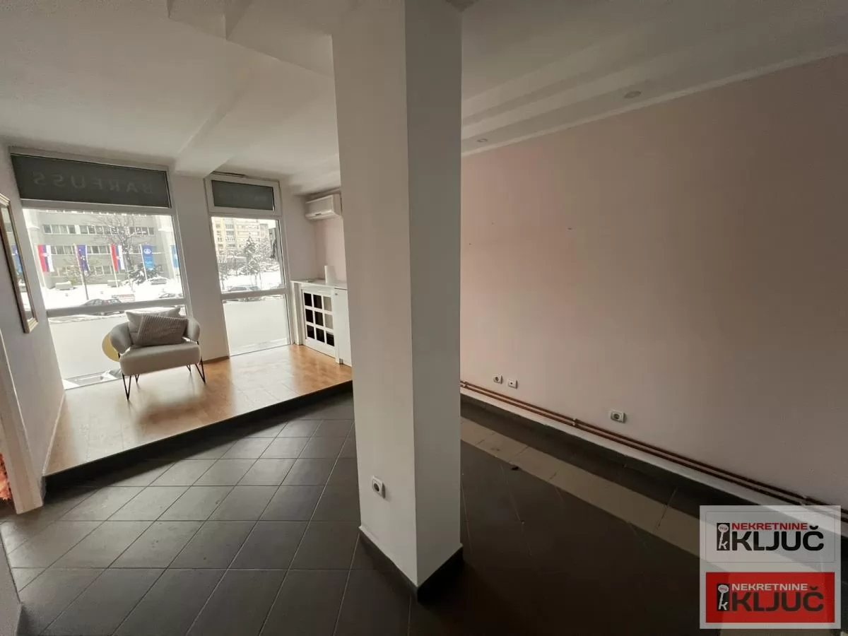 Izdavanje, Poslovni prostor, Novi Sad, Grbavica 23