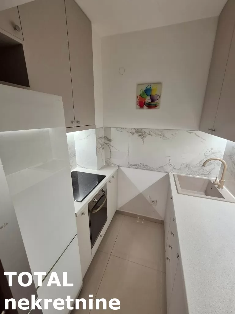 Stan,NOVI SAD,CENTAR,kv: 61.00, € 180000, ID: 1102038 7