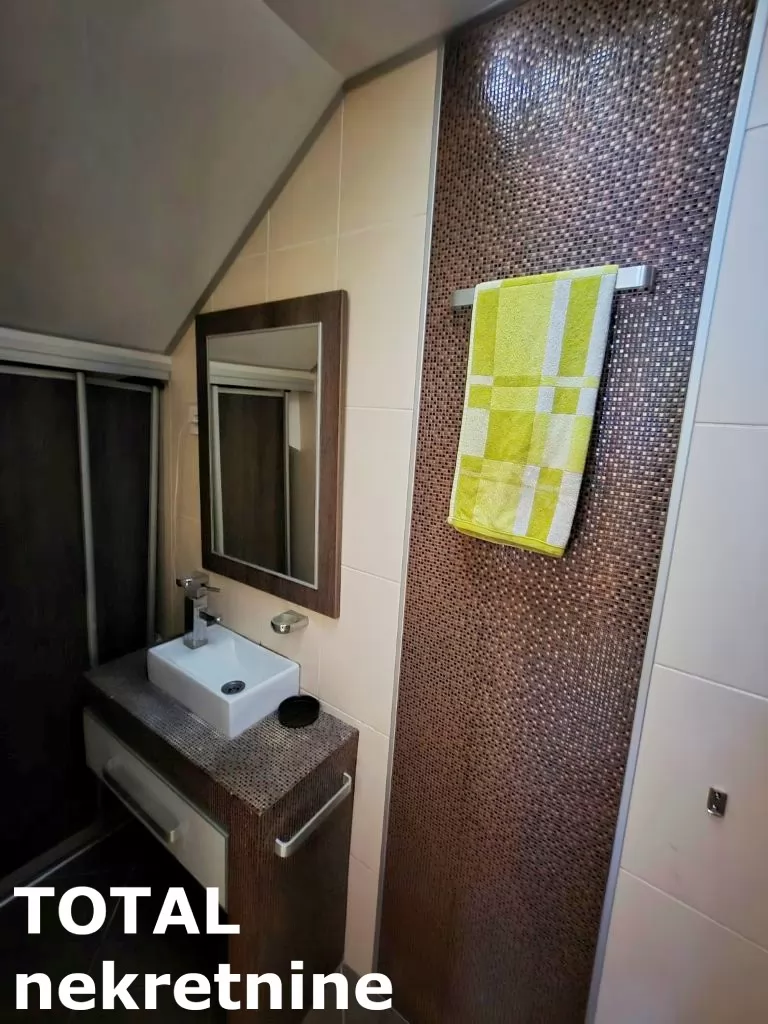 Stan,NOVI SAD,CENTAR,kv: 61.00, € 180000, ID: 1102038 8