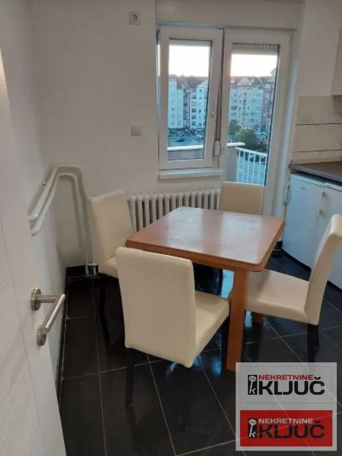 ŽELEZNIČKA STANICA, 47m2, Dvosoban, Renoviran 4