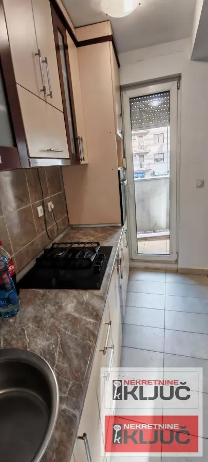 Dobar dvosoban stan na Grbavici/Blize B. Oslobodjenja/ 4