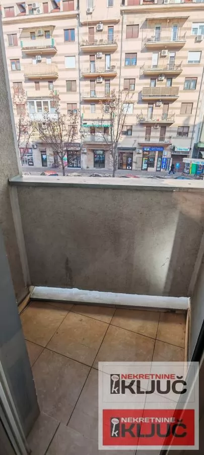 Dobar dvosoban stan na Grbavici/Blize B. Oslobodjenja/ 5