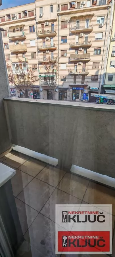 Dobar dvosoban stan na Grbavici/Blize B. Oslobodjenja/ 7