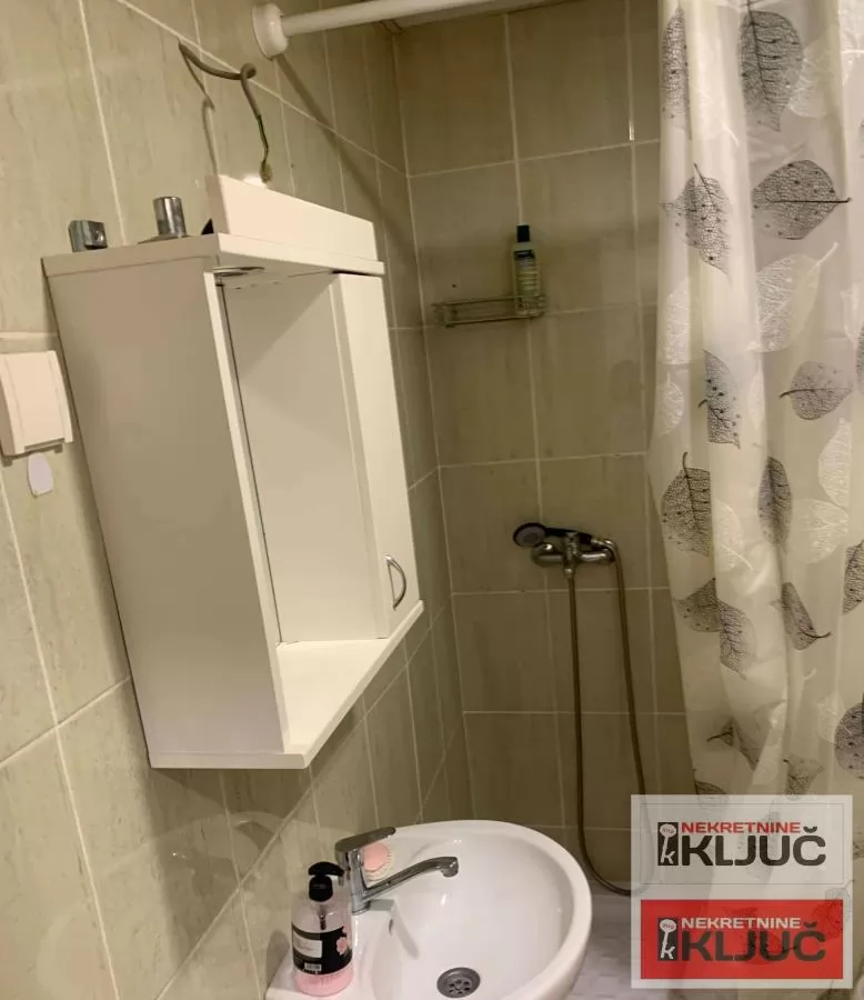 SOMBORSKI BULEVAR, 26m2, Jednosoban, Namešten 5