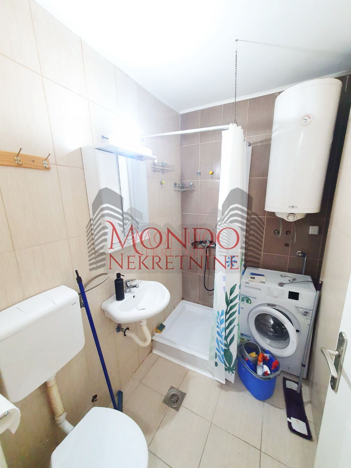 Jednoiposoban Stan Kod Šojke, 43m2, TA 7