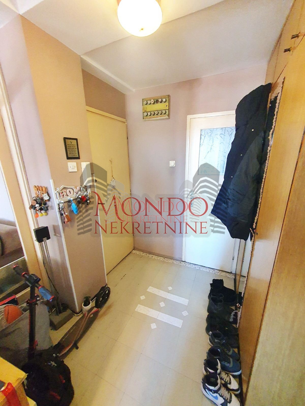 Trosoban stan u centru, cg, Niš 15