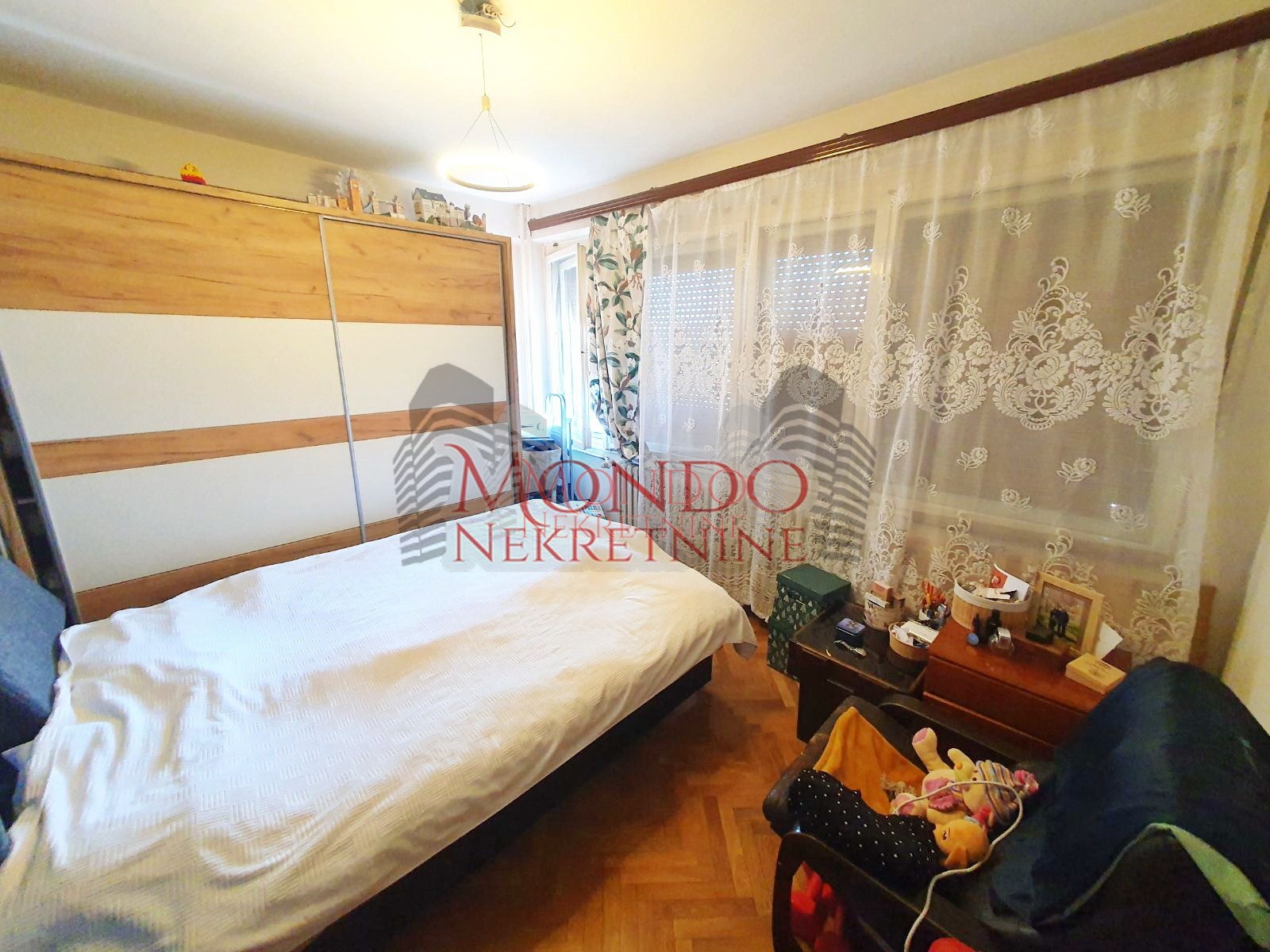 Trosoban stan u centru, cg, Niš 11