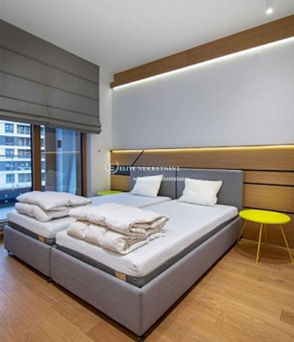 Izdaje se moderan stan u Central Gardenu 2