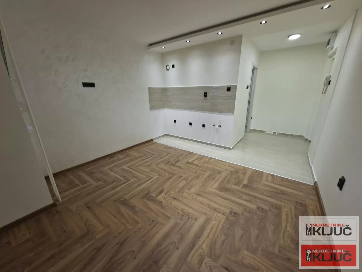 BULEVAR, 21m2, Garsonjera, Renoviran 5