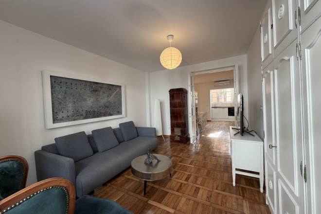 Izdajemo 3 0 salonski stan  Novopazarska  69m2 1