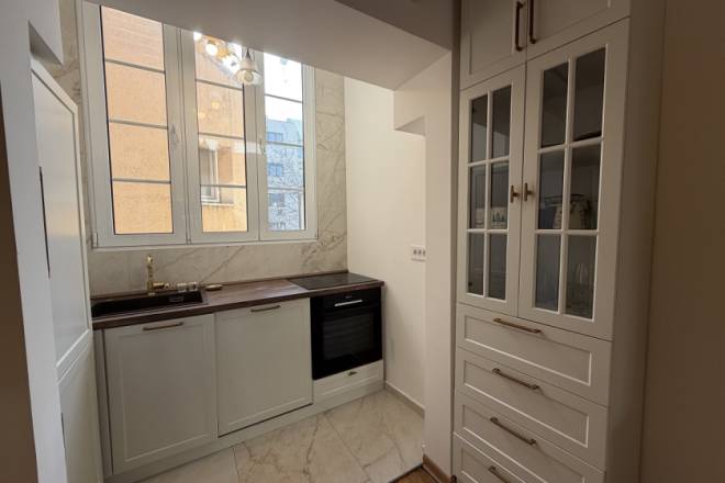 Izdajemo 3 0 salonski stan  Novopazarska  69m2 2