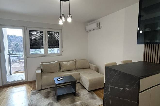 Useljiva garsonjera u Višnjičkoj ulici novogradnja 1