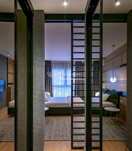 Izdaje se moderan stan u Central Gardenu 9